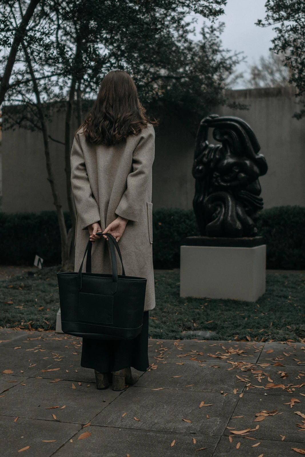 Dreamers Leather Tote, Noir 4 Dreamers Leather Tote, Noir - Image 2